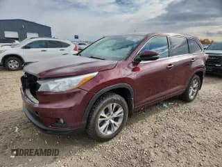✅ 2015 Toyota Highlander LE Plus • VIN: 5TDBKRFH5FS098582 • Lot: 93352195. Wystawiony na Copart z przebiegiem 234 589 mil. Bezpłatny archiwum sprzedaży aukcyjnych z USA i szczegółowy raport historii pojazdu na DreamBid. Zdjęcie 1.