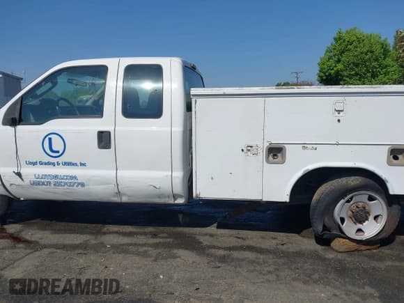 ✅ 2008 Ford F-250 XL • VIN: 1FTSX20568EE05290 • Лот: 42053165. Опубликован ранее на IAAI с пробегом 231 654 миль. Бесплатный доступ к архиву аукционных продаж из США и подробный отчёт об истории автомобиля на DreamBid. Изображение 14.