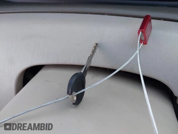 ✅ 2000 Toyota Avalon XL • VIN: 4T1BF28B5YU072577 • Lot: 43529951. Listed on IAAI with Not provided. Free auction sales archive from the USA and detailed vehicle history report at DreamBid. Image 11.