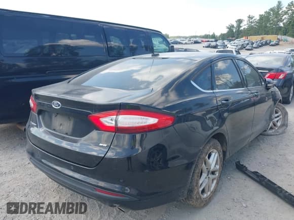 ✅ 2016 Ford Fusion SE • VIN: 3FA6P0H73GR285719 • Lot: 43076447. Wystawiony na IAAI z przebiegiem 132 875 mil. Bezpłatny archiwum sprzedaży aukcyjnych z USA i szczegółowy raport historii pojazdu na DreamBid. Zdjęcie 4.