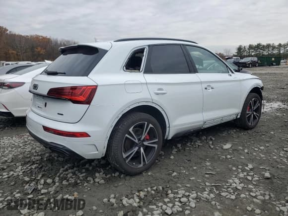✅ 2025 Audi Q5 S line Premium Plus • VIN: WA1EAAFY6S2053051 • Лот: 91872425. Опубликован ранее на Copart с пробегом 5 231 миль. Бесплатный доступ к архиву аукционных продаж из США и подробный отчёт об истории автомобиля на DreamBid. Изображение 3.