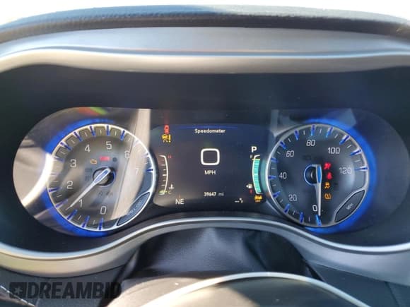 ✅ 2023 Chrysler Pacifica Touring L • VIN: 2C4RC1BG3PR603667 • Lot: 87314715. Wystawiony na Copart z przebiegiem 39 647 mil. Bezpłatny archiwum sprzedaży aukcyjnych z USA i szczegółowy raport historii pojazdu na DreamBid. Zdjęcie 9.