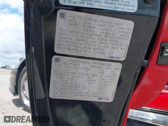 ✅ 1995 Chevrolet Corvette • VIN: 1G1YY22P7S5114626 • Lot: 42410201. Wystawiony na IAAI z przebiegiem 94 175 mil. Bezpłatny archiwum sprzedaży aukcyjnych z USA i szczegółowy raport historii pojazdu na DreamBid. Zdjęcie 9.