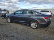 ✅ 2015 Chrysler 200 Limited • VIN: 1C3CCCAB8FN570897 • Lot: 92725445. Wystawiony na Copart z przebiegiem 117 781 mil. Bezpłatny archiwum sprzedaży aukcyjnych z USA i szczegółowy raport historii pojazdu na DreamBid. Zdjęcie 2.