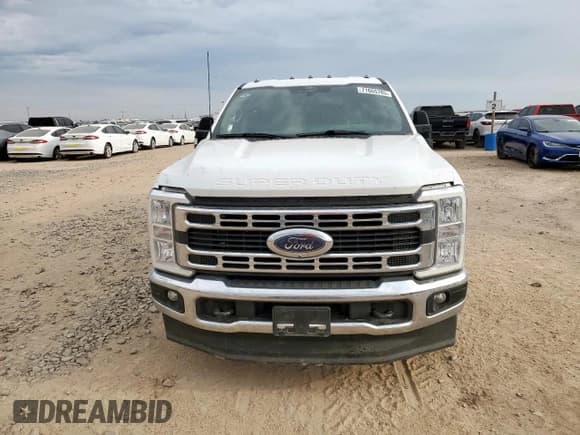 ✅ 2024 Ford F-350 XL • VIN: 1FT8W3DT9REC51414 • Лот: 71665785. Опубликован ранее на Copart с пробегом Не указан. Бесплатный доступ к архиву аукционных продаж из США и подробный отчёт об истории автомобиля на DreamBid. Изображение 5.