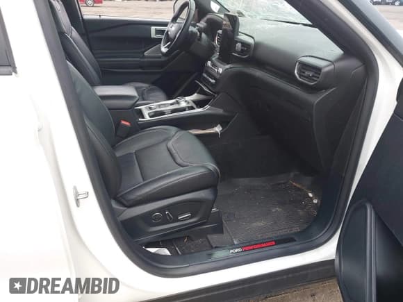 ✅ 2020 Ford Explorer ST • VIN: 1FM5K8GC0LGC72957 • Lot: 43041084. Wystawiony na IAAI z przebiegiem 50 354 mil. Bezpłatny archiwum sprzedaży aukcyjnych z USA i szczegółowy raport historii pojazdu na DreamBid. Zdjęcie 5.