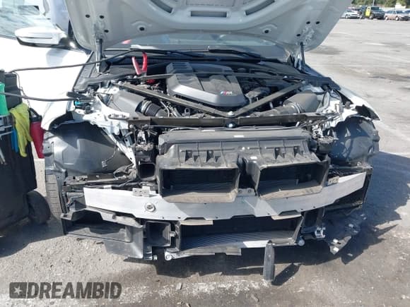 ✅ 2024 BMW M2 • VIN: 3MF13DM01R8E71653 • Lot: 41679686. Wystawiony na IAAI z przebiegiem 6 037 mil. Bezpłatny archiwum sprzedaży aukcyjnych z USA i szczegółowy raport historii pojazdu na DreamBid. Zdjęcie 6.