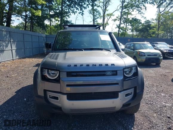 ✅ 2023 Land Rover Defender S • VIN: SALEJ7EXXP2205706 • Lot: 42605757. Listed on IAAI with 7,538 mi. Free auction sales archive from the USA and detailed vehicle history report at DreamBid. Image 12.