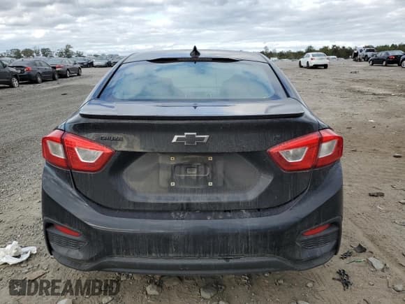 ✅ 2018 Chevrolet Cruze LT • VIN: 1G1BE5SMXJ7241167 • Lot: 85645795. Wystawiony na Copart z przebiegiem 184 197 mil. Bezpłatny archiwum sprzedaży aukcyjnych z USA i szczegółowy raport historii pojazdu na DreamBid. Zdjęcie 6.