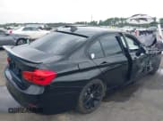 ✅ 2017 BMW 3 Series 320i xDrive • VIN: WBA8E5G38HNU44482 • Lot: 42413896. Wystawiony na IAAI z przebiegiem 89 092 mil. Bezpłatny archiwum sprzedaży aukcyjnych z USA i szczegółowy raport historii pojazdu na DreamBid. Zdjęcie 4.