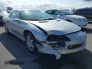 1997 Chevrolet Camaro z VIN 2G1FP22K4V2101038, wystawiony jako IAAI lot #41900016 z przebiegiem 139 207 mil mil oraz . Historia ofert i sprzedaży dostępna na DreamBid. Obrazek 1.
