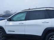 ✅ 2021 Jeep Cherokee Trailhawk • VIN: 1C4PJMBX5MD140170 • Lot: 41006444. Wystawiony na IAAI z przebiegiem 52 407 mil. Bezpłatny archiwum sprzedaży aukcyjnych z USA i szczegółowy raport historii pojazdu na DreamBid. Zdjęcie 14.