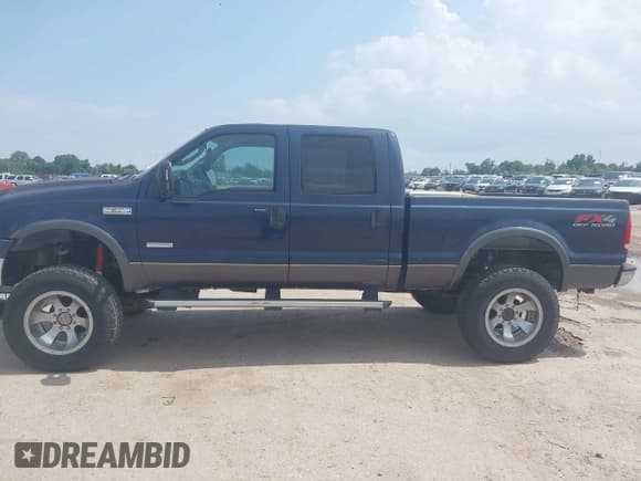 ✅ 2005 Ford F-250 XL • VIN: 1FTSW21P45EB09246 • Lot: 42441183. Listed on IAAI with 186,148 mi. Free auction sales archive from the USA and detailed vehicle history report at DreamBid. Image 14.