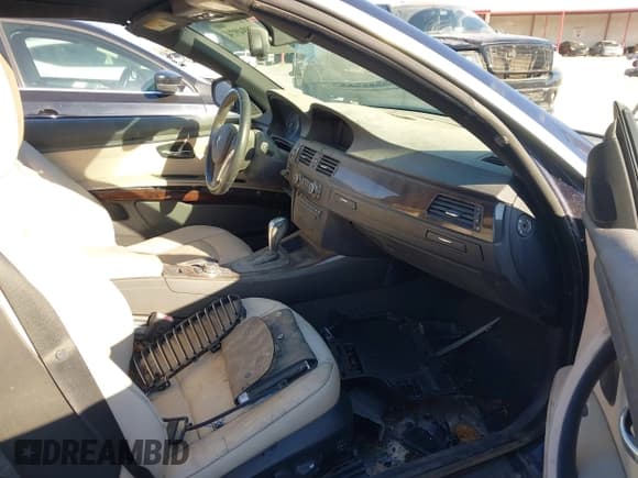 ✅ 2012 BMW 3 Series 328i • VIN: WBADW3C56CE823884 • Lot: 43894974. Wystawiony na IAAI z przebiegiem 90 898 mil. Bezpłatny archiwum sprzedaży aukcyjnych z USA i szczegółowy raport historii pojazdu na DreamBid. Zdjęcie 5.