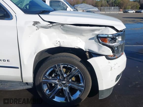 ✅ 2019 Chevrolet Tahoe LT • VIN: 1GNSCBKC0KR325658 • Lot: 43706065. Wystawiony na IAAI z przebiegiem 119 056 mil. Bezpłatny archiwum sprzedaży aukcyjnych z USA i szczegółowy raport historii pojazdu na DreamBid. Zdjęcie 6.