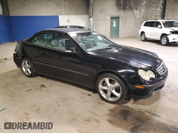 ✅ 2005 Mercedes-Benz CLK 320 • VIN: WDBTK65JX5F120743 • Lot: 64203414. Wystawiony na Copart z przebiegiem 206 181 mil. Bezpłatny archiwum sprzedaży aukcyjnych z USA i szczegółowy raport historii pojazdu na DreamBid. Zdjęcie 4.