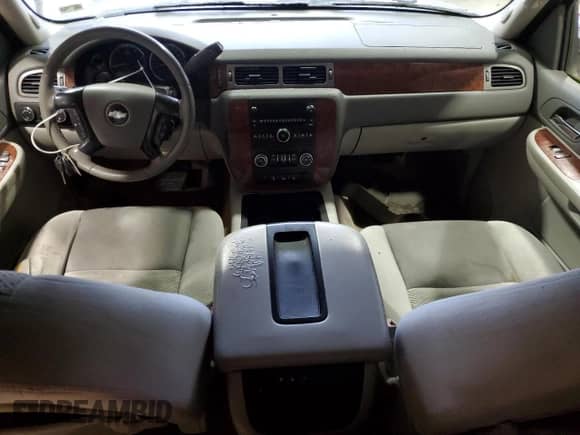 2008 Chevrolet Suburban LTZ with VIN 3GNFK16398G200370, listed as a Copart auction lot 90113525 with 170,062 mi miles and Clean title. Bid and sale history available at DreamBid. Image 8.