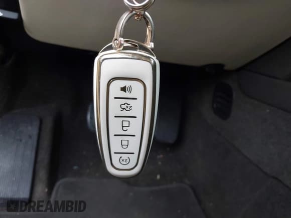 ✅ 2013 Lincoln MKS • VIN: 1LNHL9EK2DG610273 • Lot: 42877930. Wystawiony na IAAI z przebiegiem 66 889 mil. Bezpłatny archiwum sprzedaży aukcyjnych z USA i szczegółowy raport historii pojazdu na DreamBid. Zdjęcie 11.