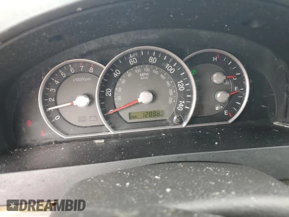 ✅ 2008 Kia Sorento LX • VIN: KNDJD735285844046 • Lot: 71955094. Wystawiony na Copart z przebiegiem 128 889 mil. Bezpłatny archiwum sprzedaży aukcyjnych z USA i szczegółowy raport historii pojazdu na DreamBid. Zdjęcie 9.