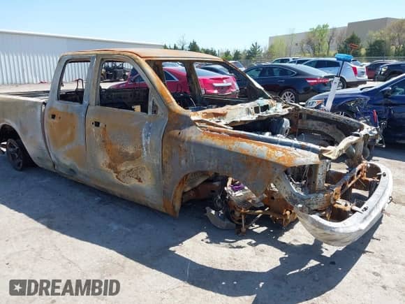 2018 Ram 1500 Tradesman z VIN 1C6RR6FG2JS347413, wystawiony jako IAAI lot #41968952 z przebiegiem Nie podano mil oraz . Historia ofert i sprzedaży dostępna na DreamBid. Obrazek 1.