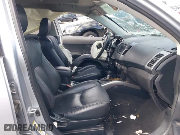 ✅ 2007 Mitsubishi Outlander XLS • VIN: JA4MS41X27Z006252 • Lot: 42443704. Listed on IAAI with Not provided. Free auction sales archive from the USA and detailed vehicle history report at DreamBid. Image 5.