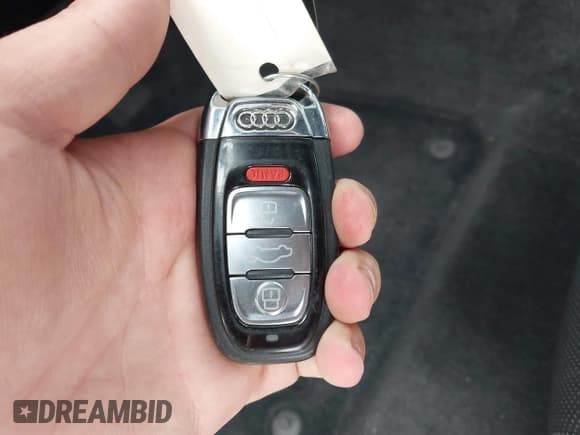 ✅ 2013 Audi S8 • VIN: WAUD2AFD1DN030416 • Лот: 41946932. Опубликован ранее на IAAI с пробегом 117 799 миль. Бесплатный доступ к архиву аукционных продаж из США и подробный отчёт об истории автомобиля на DreamBid. Изображение 11.