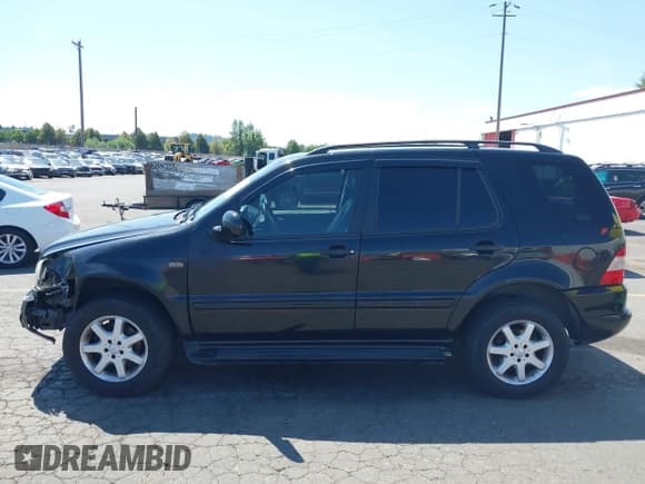 ✅ 1999 Mercedes-Benz M 320/430/500 • VIN: 4JGAB72E4XA119234 • Lot: 42533209. Wystawiony na IAAI z przebiegiem 222 010 mil. Bezpłatny archiwum sprzedaży aukcyjnych z USA i szczegółowy raport historii pojazdu na DreamBid. Zdjęcie 15.