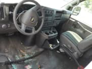 ✅ 2021 Chevrolet Express Cargo • VIN: 1GCWGAF73M1226274 • Lot: 60321655. Wystawiony na Copart z przebiegiem 9 039 mil. Bezpłatny archiwum sprzedaży aukcyjnych z USA i szczegółowy raport historii pojazdu na DreamBid. Zdjęcie 8.