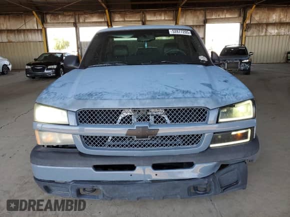 2004 Chevrolet Silverado 1500 LS z VIN 1GCEC14T94E230930, wystawiony jako Copart lot #52877205 z przebiegiem Nie podano mil oraz Czysty tytuł • Clean title. Historia ofert i sprzedaży dostępna na DreamBid. Obrazek 5.