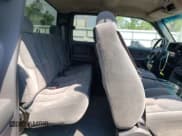 ✅ 2003 Chevrolet Silverado 2500HD LS • VIN: 1GCHC29U63E131856 • Лот: 60167815. Опубликован ранее на Copart с пробегом 211 180 миль. Бесплатный доступ к архиву аукционных продаж из США и подробный отчёт об истории автомобиля на DreamBid. Изображение 10.