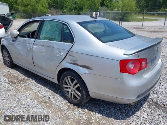 ✅ 2006 Volkswagen Jetta 2.5L • VIN: 3VWSG71K26M624575 • Лот: 42184114. Опубликован ранее на IAAI с пробегом 164 182 миль. Бесплатный доступ к архиву аукционных продаж из США и подробный отчёт об истории автомобиля на DreamBid. Изображение 3.