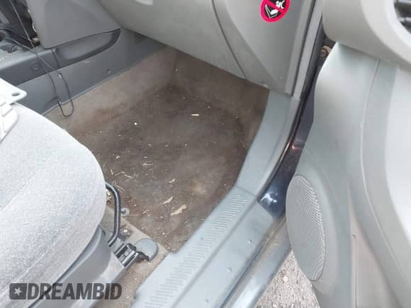 2004 Hyundai Santa Fe GLS с VIN KM8SC13D34U727938, выставлен на аукционе IAAI как лот 41520919 с пробегом 136 123 миль миль и . История ставок и продаж доступна на DreamBid. Изображение 5.