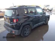 ✅ 2017 Jeep Renegade Sport • VIN: ZACCJAAHXHPF49957 • Lot: 43890480. Wystawiony na IAAI z przebiegiem 193 919 mil. Bezpłatny archiwum sprzedaży aukcyjnych z USA i szczegółowy raport historii pojazdu na DreamBid. Zdjęcie 4.