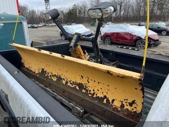 ✅ 2005 Chevrolet Silverado 2500HD Work Truck • VIN: 1GCHK24U75E302563 • Лот: 43469551. Опубликован ранее на IAAI с пробегом 224 776 миль. Бесплатный доступ к архиву аукционных продаж из США и подробный отчёт об истории автомобиля на DreamBid. Изображение 15.