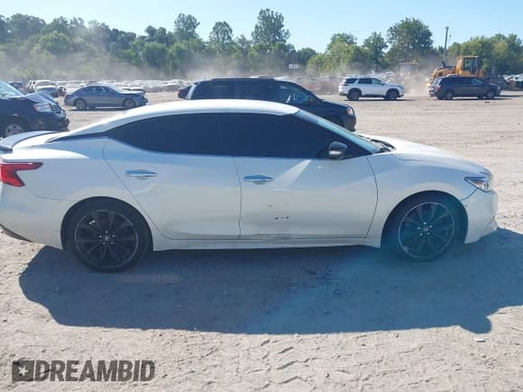 ✅ 2017 Nissan Maxima SL • VIN: 1N4AA6AP1HC362693 • Lot: 43091972. Wystawiony na IAAI z przebiegiem 90 782 mil. Bezpłatny archiwum sprzedaży aukcyjnych z USA i szczegółowy raport historii pojazdu na DreamBid. Zdjęcie 13.