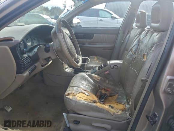 ✅ 2000 Buick Regal LS • VIN: 2G4WB55K8Y1346532 • Lot: 94680495. Wystawiony na Copart z przebiegiem Nie podano. Bezpłatny archiwum sprzedaży aukcyjnych z USA i szczegółowy raport historii pojazdu na DreamBid. Zdjęcie 7.