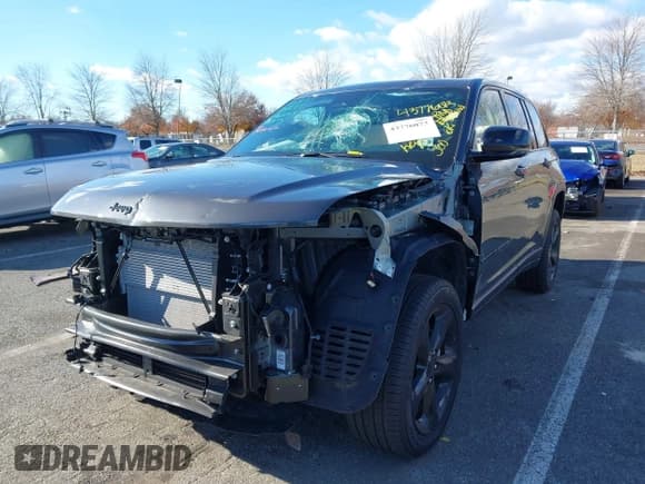 ✅ 2025 Jeep Grand Cherokee Limited • VIN: 1C4RJHBGXS8666607 • Lot: 43776073. Listed on IAAI with 6,789 mi. Free auction sales archive from the USA and detailed vehicle history report at DreamBid. Image 2.