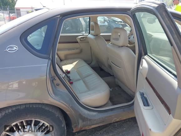 ✅ 2002 Chevrolet Impala • VIN: 2G1WF55K229386132 • Lot: 42920861. Wystawiony na IAAI z przebiegiem 207 355 mil. Bezpłatny archiwum sprzedaży aukcyjnych z USA i szczegółowy raport historii pojazdu na DreamBid. Zdjęcie 8.