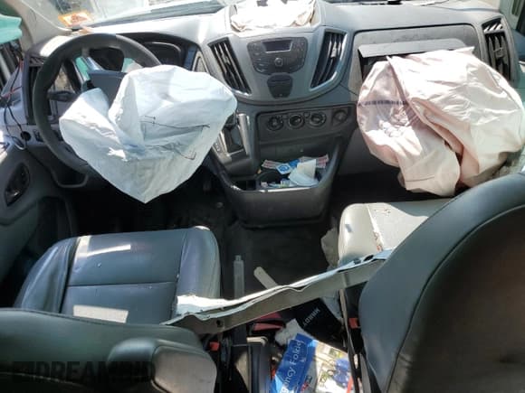 ✅ 2016 Ford Transit XLT • VIN: 1FMZK1YM4GKA00446 • Lot: 65953004. Wystawiony na Copart z przebiegiem Nie podano. Bezpłatny archiwum sprzedaży aukcyjnych z USA i szczegółowy raport historii pojazdu na DreamBid. Zdjęcie 8.