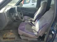 ✅ 2001 Chevrolet S-10 LS • VIN: 1GCCS19W618213879 • Лот: 50828445. Опубликован ранее на Copart с пробегом 147 930 миль. Бесплатный доступ к архиву аукционных продаж из США и подробный отчёт об истории автомобиля на DreamBid. Изображение 7.