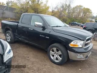 ✅ 2009 Dodge 1500 SLT • VIN: 1D3HV18T69S820374 • Lot: 43599855. Wystawiony na IAAI z przebiegiem 175 437 mil. Bezpłatny archiwum sprzedaży aukcyjnych z USA i szczegółowy raport historii pojazdu na DreamBid. Zdjęcie 1.