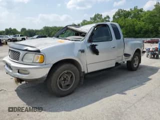 ✅ 1998 Ford F-150 XL • VIN: 2FTRX08L1WCA81688 • Lot: 58185525. Listed on Copart with 185,062 mi. Free auction sales archive from the USA and detailed vehicle history report at DreamBid. Image 1.