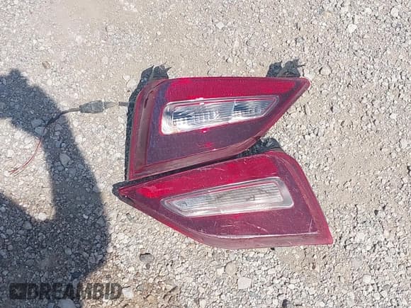 ✅ 2020 Hyundai Santa Fe SEL • VIN: 5NMS33AD8LH216623 • Lot: 42966018. Wystawiony na IAAI z przebiegiem 60 741 mil. Bezpłatny archiwum sprzedaży aukcyjnych z USA i szczegółowy raport historii pojazdu na DreamBid. Zdjęcie 12.