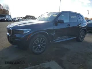 ✅ 2023 BMW X5 xDrive40i • VIN: 5UXCR6C04P9R76210 • Лот: 90708755. Опубликован ранее на Copart с пробегом 22 112 миль. Бесплатный доступ к архиву аукционных продаж из США и подробный отчёт об истории автомобиля на DreamBid. Изображение 1.