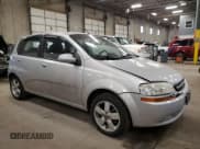 ✅ 2008 Chevrolet Aveo LS • VIN: KL1TD66658B075719 • Lot: 49872915. Wystawiony na Copart z przebiegiem 121 042 mil. Bezpłatny archiwum sprzedaży aukcyjnych z USA i szczegółowy raport historii pojazdu na DreamBid. Zdjęcie 4.