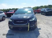 ✅ 2025 Chrysler Pacifica Select • VIN: 2C4RC1BG5SR505989 • Lot: 42608866. Wystawiony na IAAI z przebiegiem 13 115 mil. Bezpłatny archiwum sprzedaży aukcyjnych z USA i szczegółowy raport historii pojazdu na DreamBid. Zdjęcie 12.