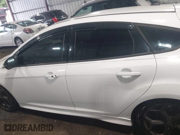 ✅ 2013 Ford Focus ST • VIN: 1FADP3L93DL241506 • Lot: 42907866. Listed on IAAI with 169,687 mi. Free auction sales archive from the USA and detailed vehicle history report at DreamBid. Image 15.