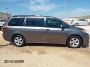 ✅ 2020 Toyota Sienna LE Auto Access Seat • VIN: 5TDKZ3DC2LS036312 • Лот: 42307857. Опубликован ранее на IAAI с пробегом 107 653 миль. Бесплатный доступ к архиву аукционных продаж из США и подробный отчёт об истории автомобиля на DreamBid. Изображение 13.