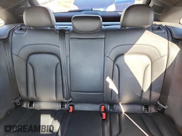 ✅ 2016 Audi Q3 Premium Plus • VIN: WA1EFCFS6GR003239 • Lot: 92409315. Wystawiony na Copart z przebiegiem 98 383 mil. Bezpłatny archiwum sprzedaży aukcyjnych z USA i szczegółowy raport historii pojazdu na DreamBid. Zdjęcie 10.