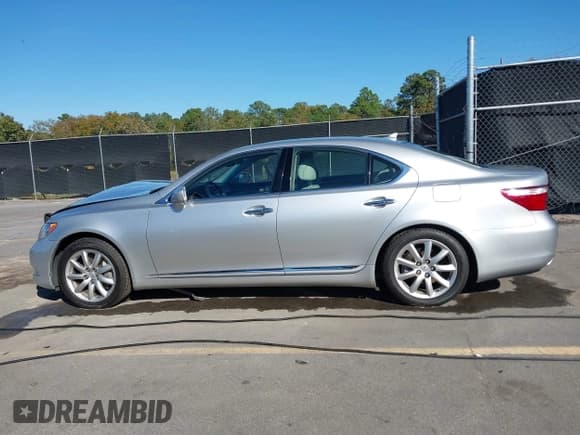 ✅ 2008 Lexus LS 460 • VIN: JTHBL46F385063528 • Lot: 43576765. Wystawiony na IAAI z przebiegiem 152 830 mil. Bezpłatny archiwum sprzedaży aukcyjnych z USA i szczegółowy raport historii pojazdu na DreamBid. Zdjęcie 14.